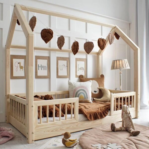 Du-suchst-ein-tolles Kinderbett-Hausbett, Holzbett-Spielbett-für Dein-Kind-zum-Schlafen-Spielen-und-Klettern? Dann-schau-doch-hier-mal...