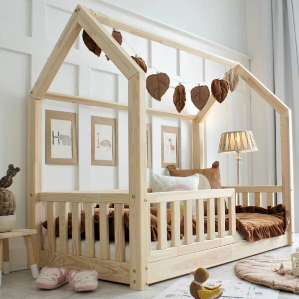 Du suchst ein tolles Kinderbett, Hausbett, Holzbett, Spielbett für Dein Kind zum Schlafen, Spielen und Klettern?Dann schau doch hier mal rein
