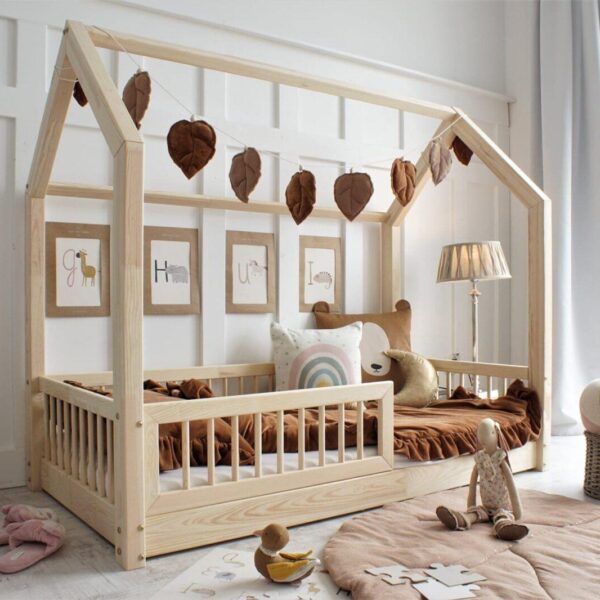 Du suchst ein tolles Kinderbett, Hausbett, Holzbett, Spielbett für Dein Kind zum Schlafen, Spielen und Klettern?Dann schau doch hier mal rein