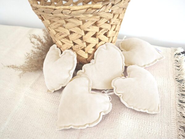 Girlande Herzen Velours Beige – Bild 2