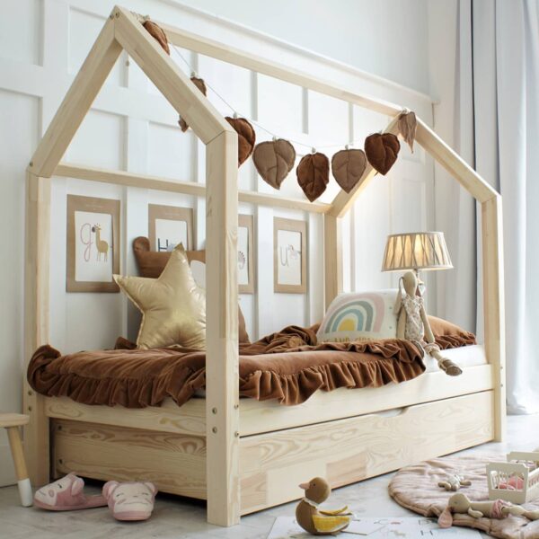 Du suchst ein tolles Kinderbett, Hausbett, Holzbett, Spielbett für Dein Kind zum Schlafen, Spielen und Klettern?Dann schau doch hier mal rein