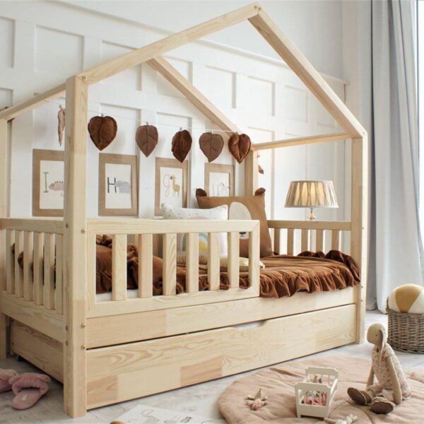 Du suchst ein tolles Kinderbett, Hausbett, Holzbett, Spielbett für Dein Kind zum Schlafen, Spielen und Klettern?Dann schau doch hier mal rein