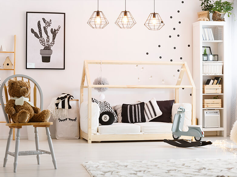 Hausbett gestalten als Montessori-Ecke